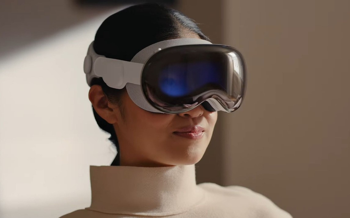 苹果新版Vision Pro头显2025年震撼发布：M5芯片引领AR/VR新纪元