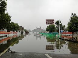 南方多省遭遇洪水灾害，抗洪形势严峻