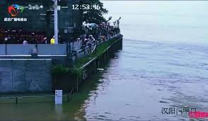原来的洪峰将在2至3天内抵达武汉 洪峰水位是什么意思