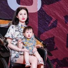惊爆！蜜宝妈妈背后神秘丈夫，身世背景大，真相超乎想象！