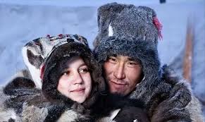 惊爆！爱斯基摩人独特习俗：分享老婆背后的文化传统与家庭关系大